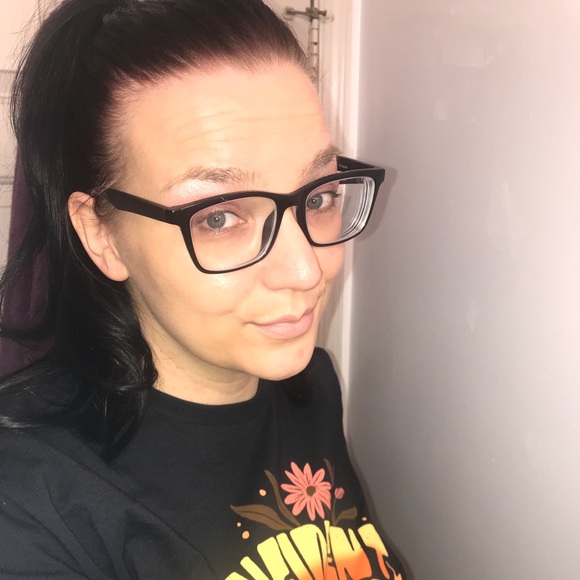 Meet your Posher, Veronika - Picture 2 of 3